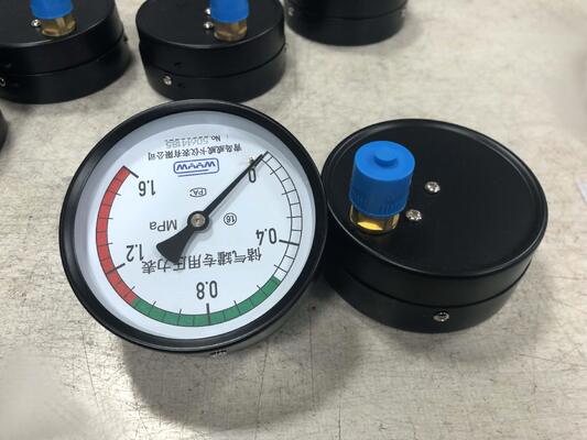 Đồng hồ đo áp suất bình khí nén 4 inch (100mm) với dải đo 0-1.6MPa và vùng an toàn được mã hóa màu