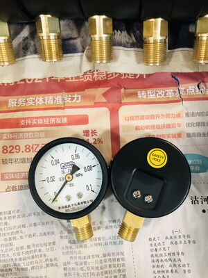 Đồng hồ đo áp suất khô tiện ích màu đen với thang cảnh báo màu và kích thước mặt số 60mm & 100mm có kết nối đáy bằng đồng chống rò rỉ